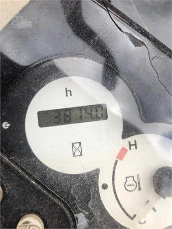 Mini-pelle KOMATSU PC30MR – 3,3 T polyvalente et révisée + 3 Godets – Garantie 12 mois