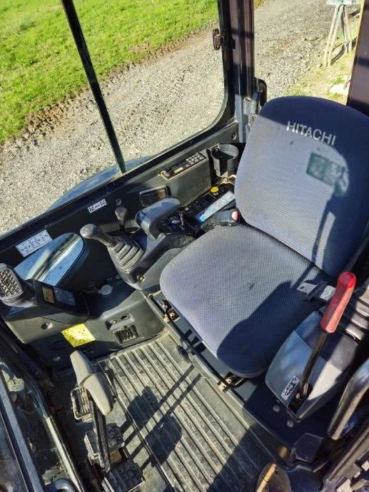 Mini-pelle HITACHI ZX35U-2 – 3,5 T + 3 Godets – Garantie 12 mois