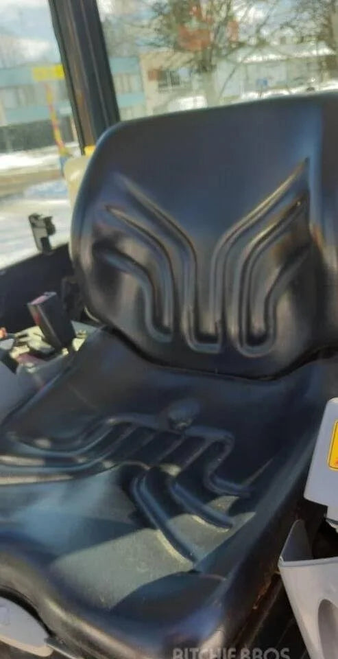 Mini-pelle KUBOTA KX015-4 – 1,5 T compacte et fiable + 3 Godets – Garantie 12 mois