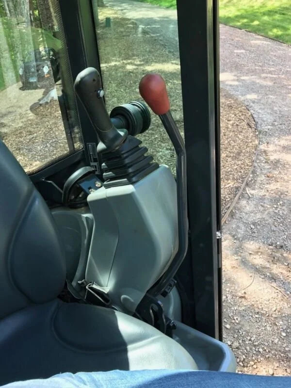 Bobcat E20 , 1,8T + 3 GODETS