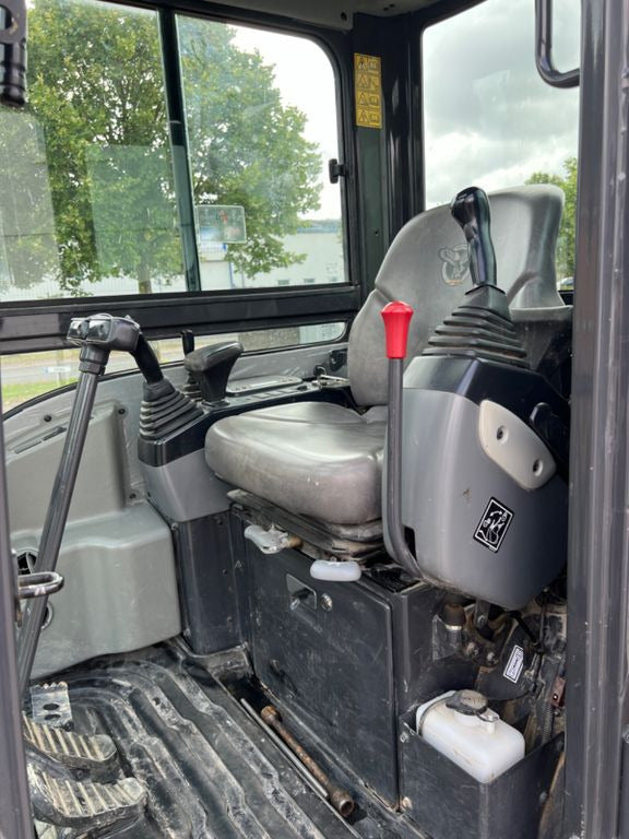 Mini-pelle CASE CX26C – 2,5 T avec 3 godets + remorque - Garantie 12 mois