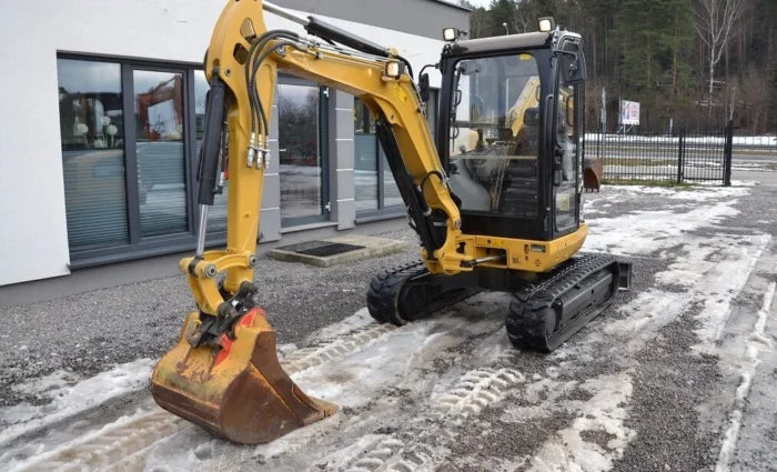 Mini-pelle CATERPILLAR 302.7 DCR – 2,7 T + 3 GODETS - Garantie 12 mois