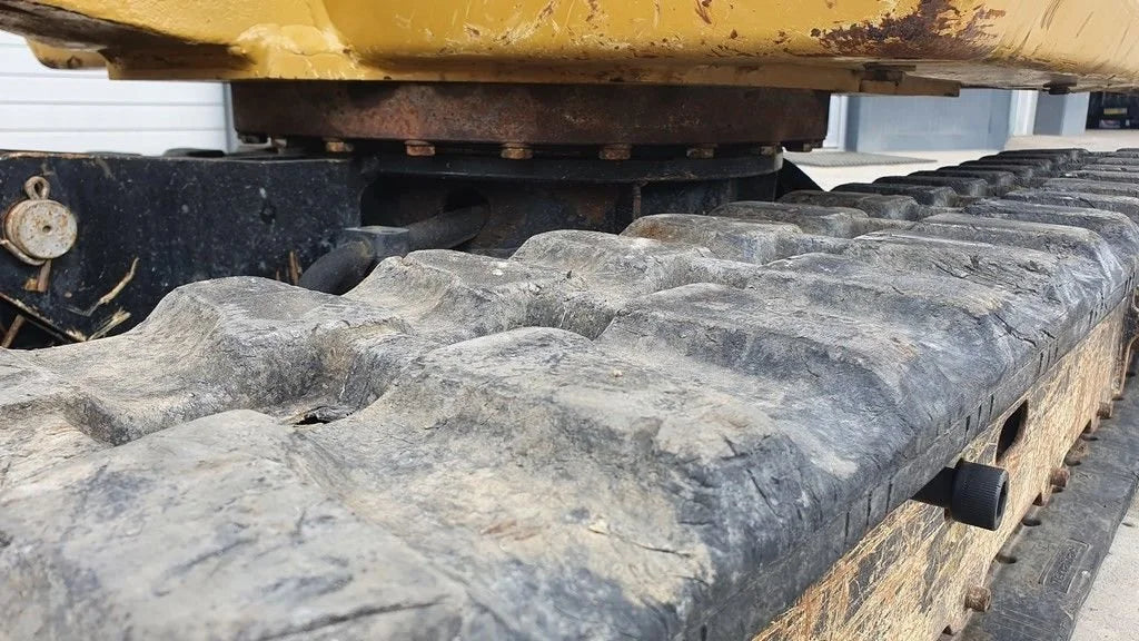 CAT 302.2D 2,1 T + 3 GODETS