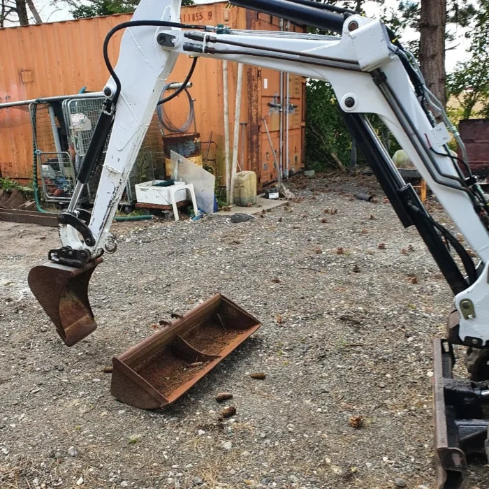 Bobcat 322g, 1,6T + 3 Godets