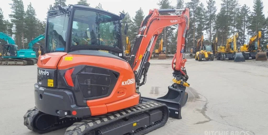 Mini-pelle KUBOTA KX060-5 avec ROTO – 5,7 T quasi neuve + 3 Godets – Garantie 12 mois