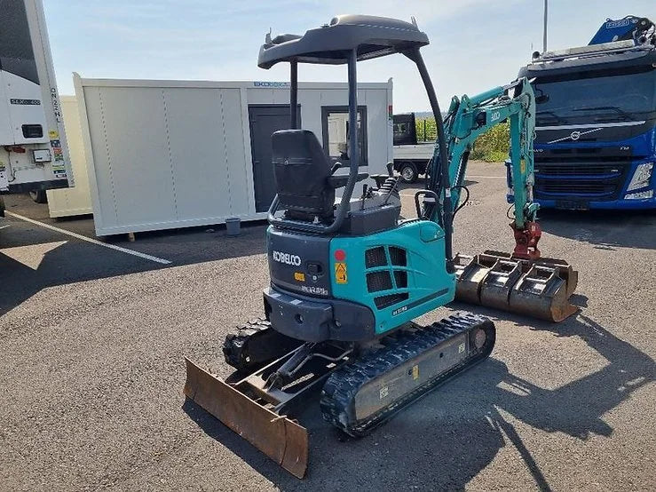 Mini-pelle Kobelco SK17 SR-3 + 3 GODETS - Garantie 12 mois