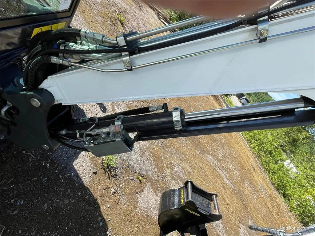 Bobcat E27Z + ENGCON + 4 GODETS (2021) - Garantie 12 mois