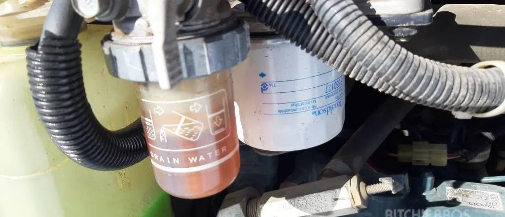 Mini-pelle KUBOTA KX015-4 – 1,5 T compacte et fiable + 3 Godets – Garantie 12 mois