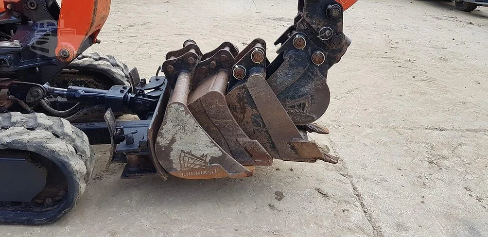 Micro-pelle KUBOTA K008-3 – 0,98 T récente et révisée + 3 Godets – Garantie 12 mois