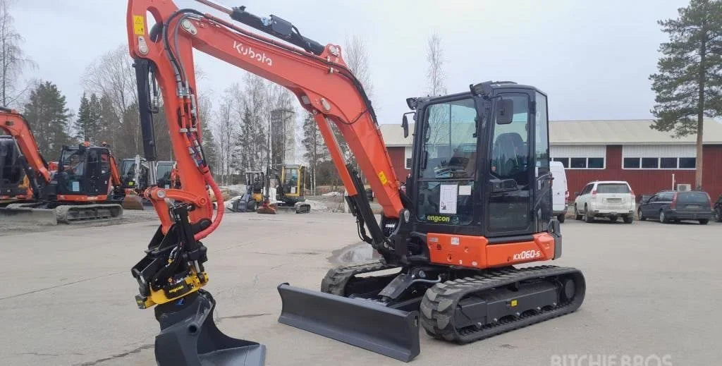 Mini-pelle KUBOTA KX060-5 avec ROTO – 5,7 T quasi neuve + 3 Godets – Garantie 12 mois
