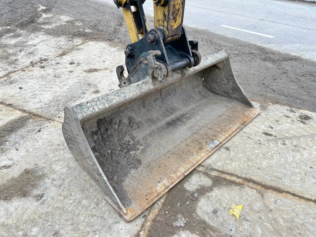 CATERPILLAR 305.5 E2 CR Minibagger – 5,2 t Hochleistungsturbo + 3 Löffel – 12 Monate Garantie