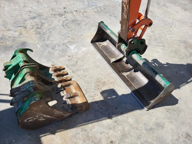 Mini-pelle HITACHI ZX26U-5 – 2,6 T + 3 Godets – Garantie 12 mois