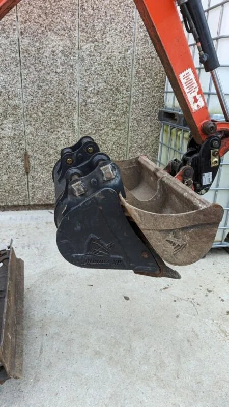 Mini-pelle KUBOTA KX016-4 – 1,7 T cabine équipée + 3 Godets – Garantie 12 mois