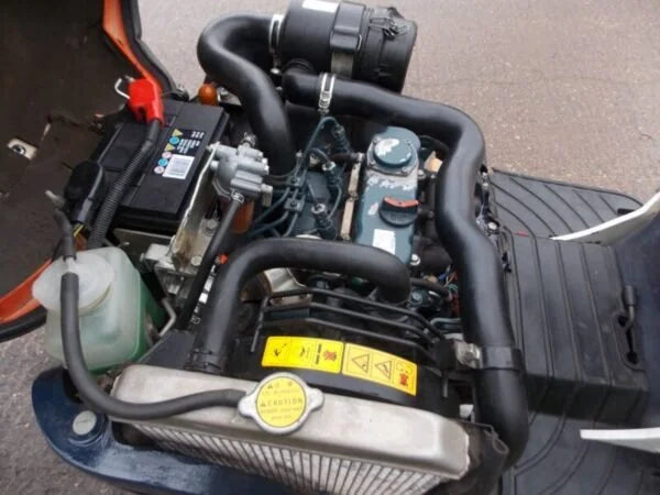 Micro-pelle KUBOTA K008-3 – 0,8 T compacte et révisée + 3 Godets – Garantie 12 mois