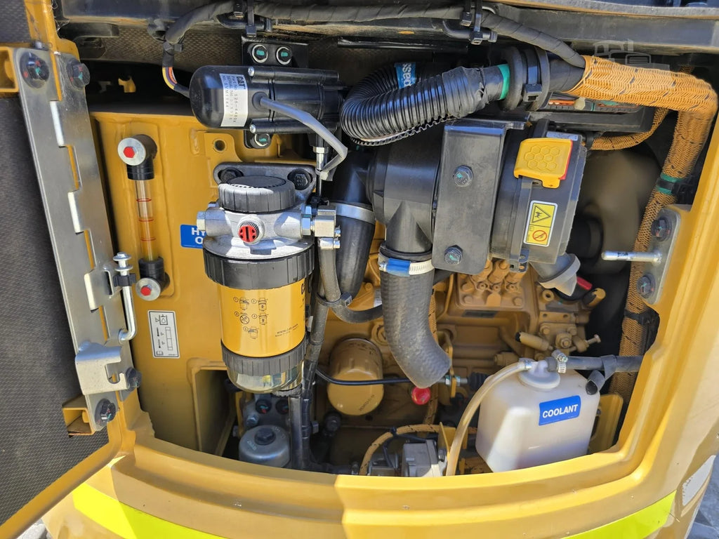 CATERPILLAR 301.7CR + 3 GODETS + REMORQUE 2021