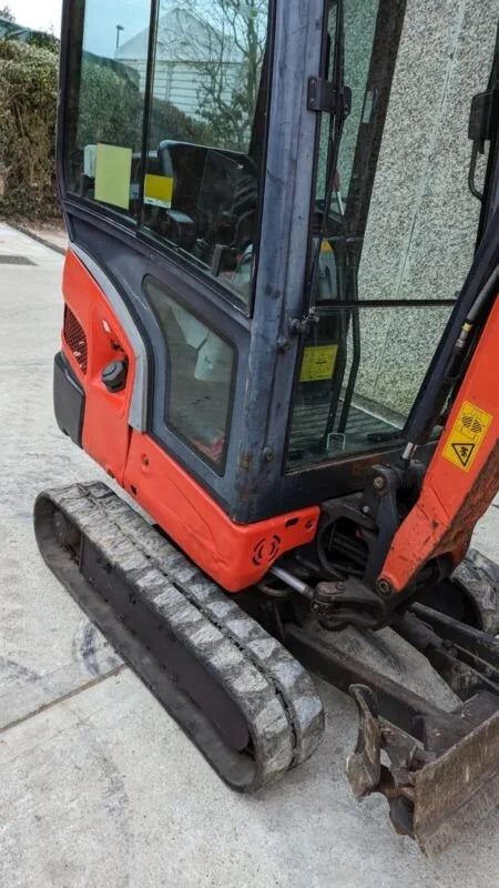 Mini-pelle KUBOTA KX016-4 – 1,7 T cabine équipée + 3 Godets – Garantie 12 mois