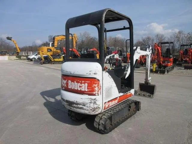 Bobcat 320, 1.5T + 3 Godets