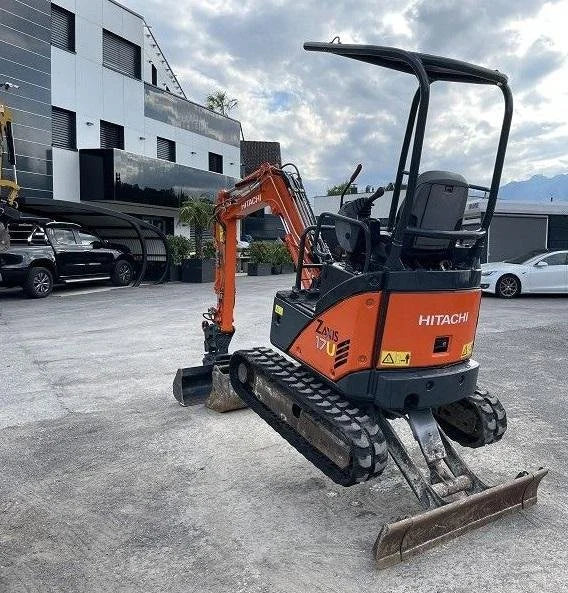 Mini-pelle HITACHI ZX17U-2 – 1,8 T + 3 Godets – Garantie 12 mois