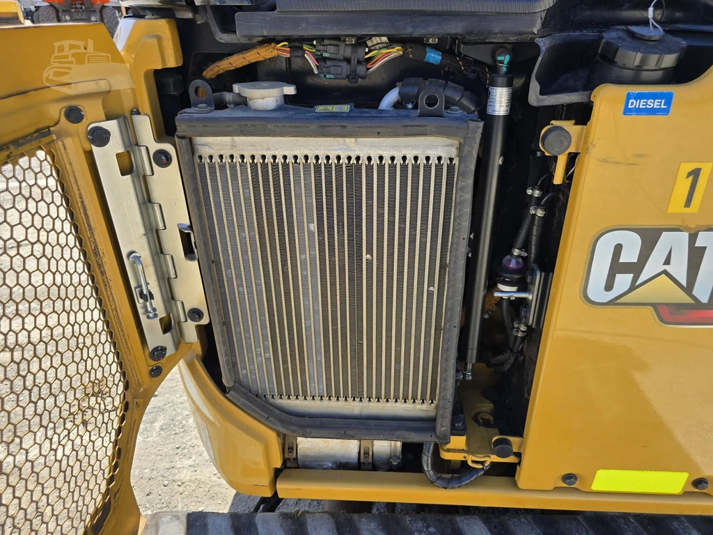 CATERPILLAR 301.7CR + 3 GODETS + REMORQUE 2021