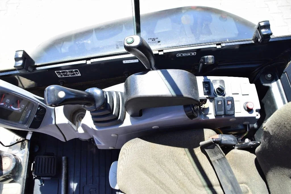 Mini-pelle KUBOTA U27-4 – 2,6 T + 3 Godets – Garantie 12 mois