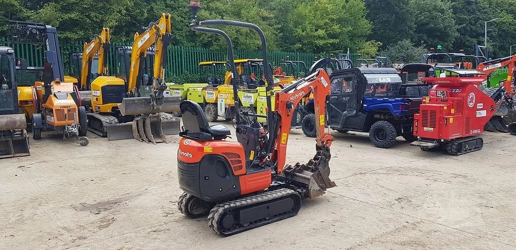 Micro-pelle KUBOTA K008-3 – 0,98 T récente et révisée + 3 Godets – Garantie 12 mois