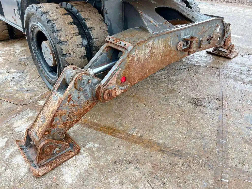 Pelle sur pneus DOOSAN DX190W (ETEC 818) – 18 T + 3 Godets – Garantie 12 mois