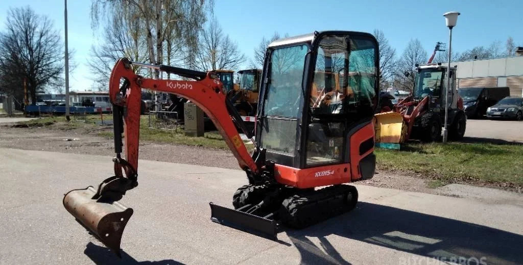 Mini-pelle KUBOTA KX015-4 – 1,5 T compacte et fiable + 3 Godets – Garantie 12 mois