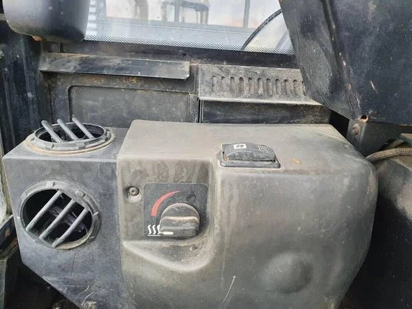 CATERPILLAR 302.5 + TARIERE HYDRAULIQUE + 3 GODETS