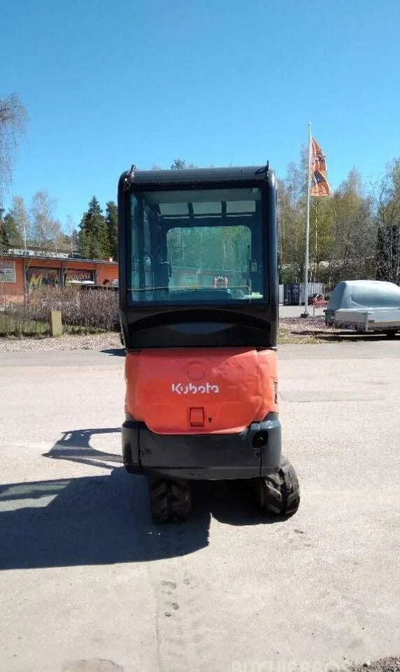 Mini-pelle KUBOTA KX015-4 – 1,5 T compacte et fiable + 3 Godets – Garantie 12 mois
