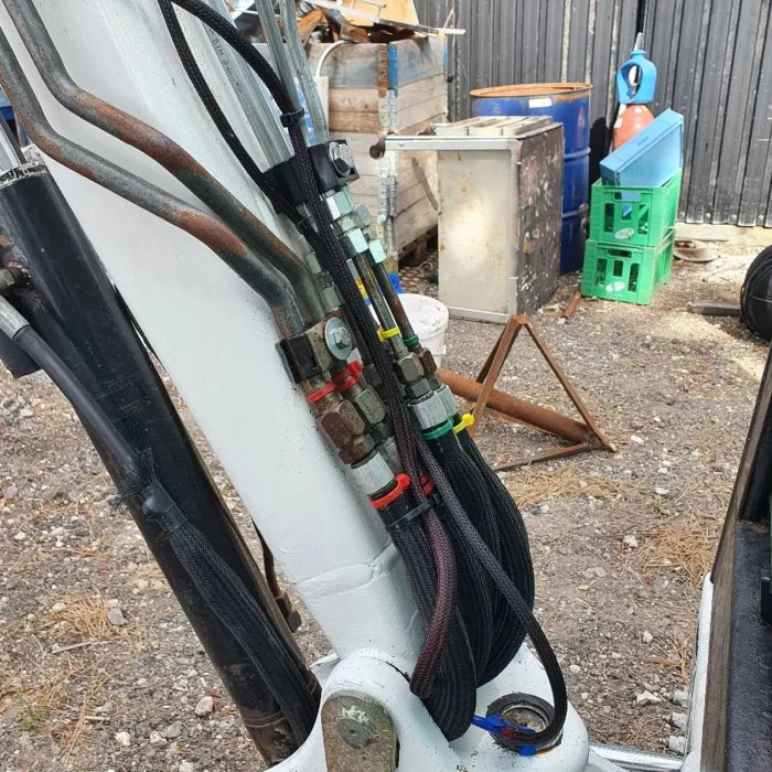 Bobcat 322g, 1,6T + 3 Godets