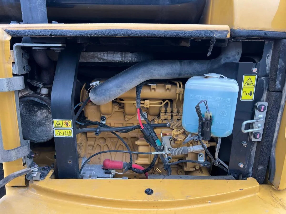 CATERPILLAR 305.5 E2 CR Minibagger – 5,2 t Hochleistungsturbo + 3 Löffel – 12 Monate Garantie