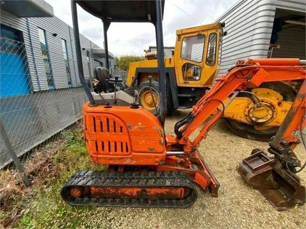 Mini-pelle HUTTER IHI 15NX – 1,5 T + 3 Godets – Garantie 12 mois