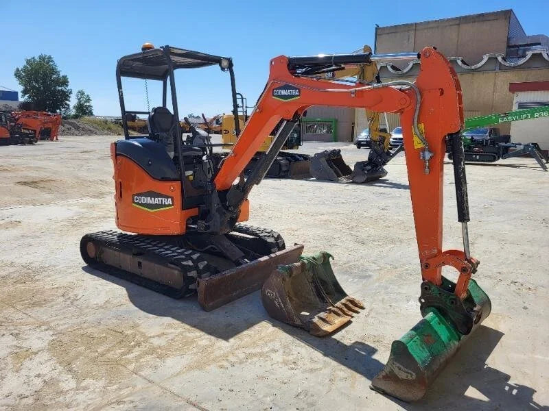 Mini-pelle HITACHI ZX26U-5 – 2,6 T + 3 Godets – Garantie 12 mois