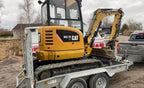 CATERPILLAR 302.7D + Marteau piqueur + Remorque + 4 Godets