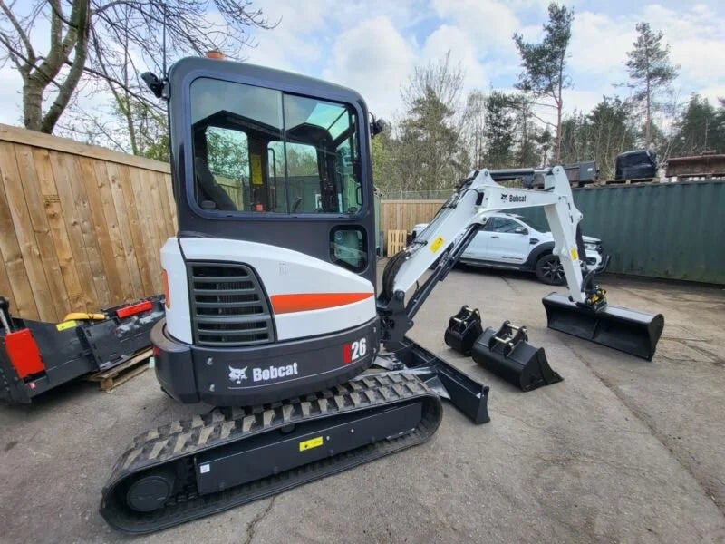 Bobcat E26 2.5T + 3 GODETS