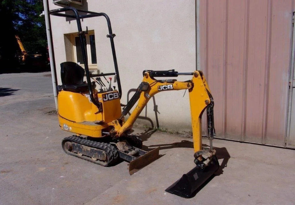 Micro-pelle JCB 8008 – 0,9 T + 3 Godets – Garantie 12 mois