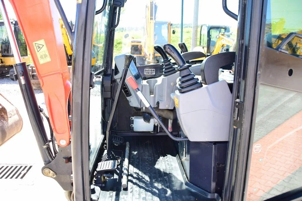 Mini-pelle KUBOTA U27-4 – 2,6 T + 3 Godets – Garantie 12 mois