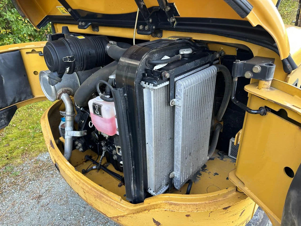 Cat 302.5C + 4 GODETS ET INCLINABLE