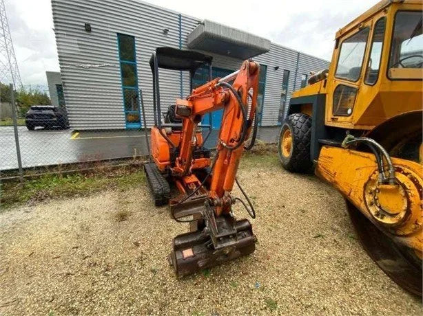 Mini-pelle HUTTER IHI 15NX – 1,5 T + 3 Godets – Garantie 12 mois