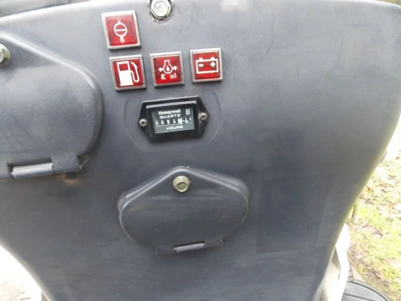 Micro-pelle KUBOTA K008-3 – 0,8 T compacte et révisée + 3 Godets – Garantie 12 mois