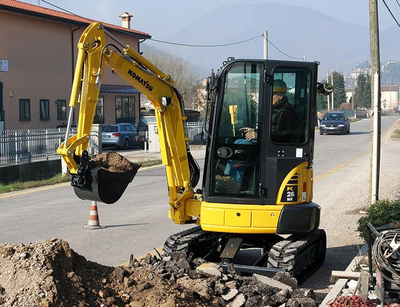 Mini-pelle KOMATSU PC26MR – 2,8 T compacte et fiable + 3 Godets – Garantie 12 mois