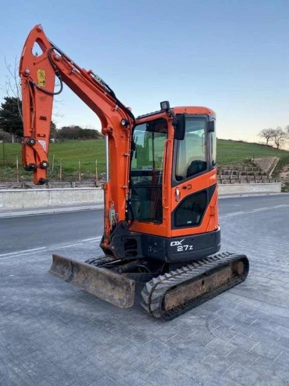 Mini-pelle DOOSAN DX27 Z – 2,8 T + 3 Godets – Garantie 12 mois