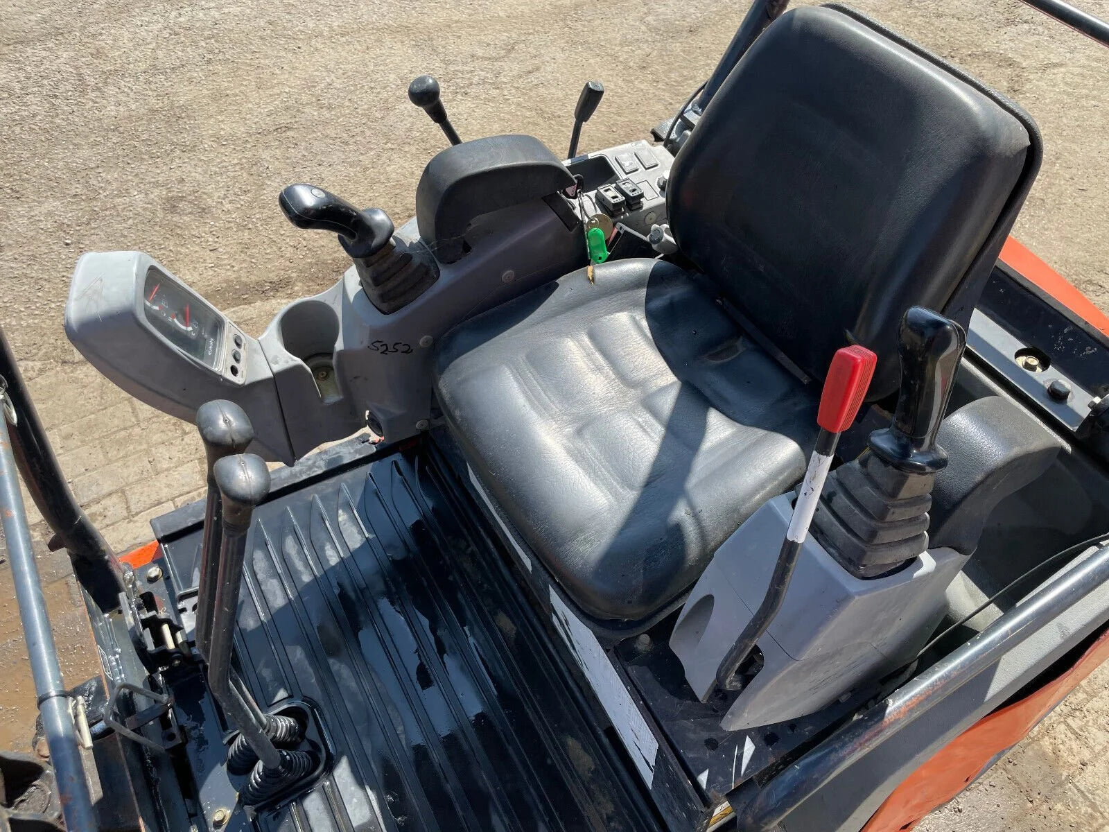 Mini-pelle KUBOTA KX015-4 – 1,5 T + 3 Godets - Garantie 12 mois