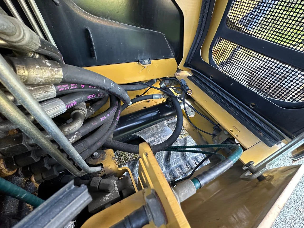 Cat 302.5C + 4 GODETS ET INCLINABLE