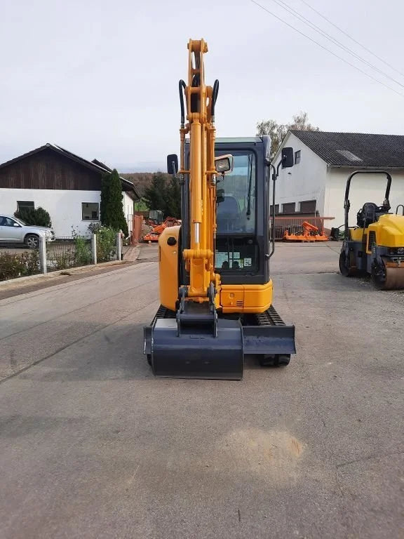 Mini-pelle KOMATSU PC20 – 2 T compacte et polyvalente + 3 Godets – Garantie 12 mois