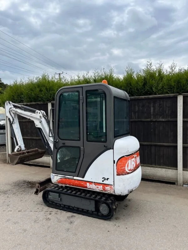 Mini-pelle BOBCAT 320 – 1,6 T + 3 Godets – Garantie 12 mois