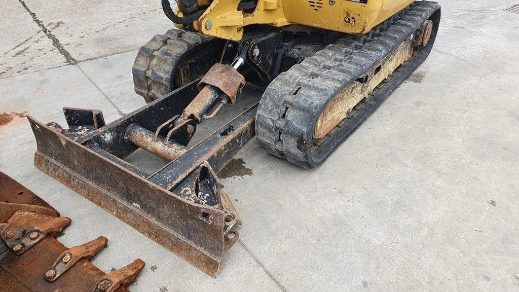 CAT 302.2D 2.1 T + 3 SCHAUFELN