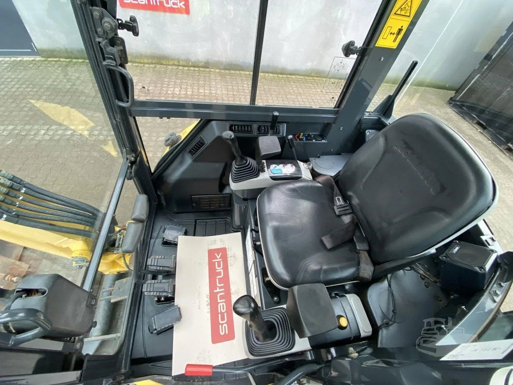 Mini-pelle KOMATSU PC20MR-2 – 2 T compacte et performante + 3 Godets – Garantie 12 mois