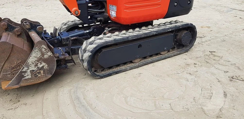 Micro-pelle KUBOTA K008-3 – 0,98 T récente et révisée + 3 Godets – Garantie 12 mois