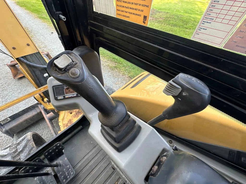 Cat 302.5C + 4 GODETS ET INCLINABLE